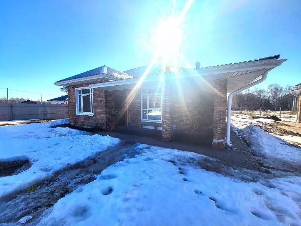 Дом в Татарстан, Зеленодольский район, Большекургузинское с/пос, с. ... - Фото 1