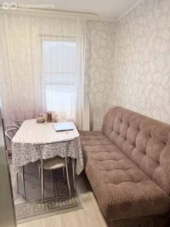 3-комнатная квартира: Тюмень, улица Ю.-Р.Г. Эрвье, 26 (64.7 м) - Фото 1