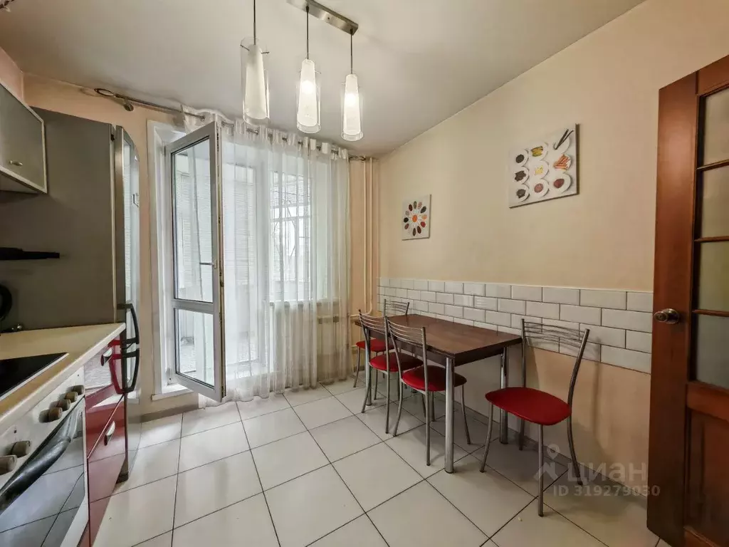 3-к кв. Красноярский край, Красноярск просп. Металлургов, 53 (71.0 м) - Фото 1