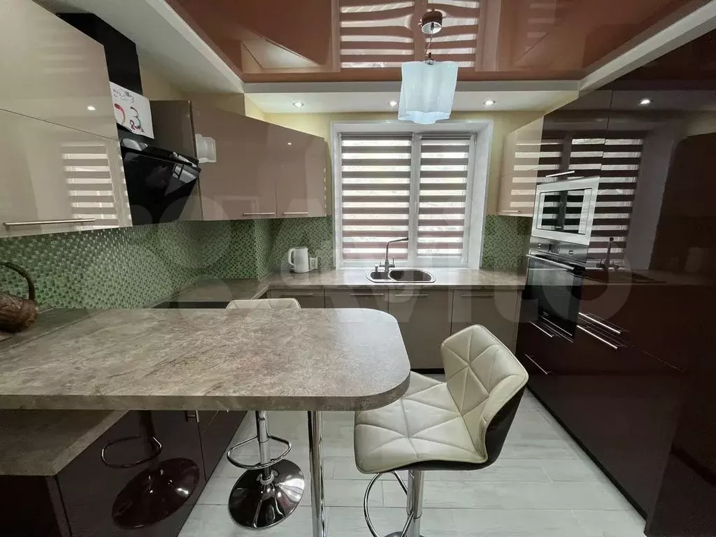 3-к. квартира, 60 м, 2/11 эт. - Фото 0