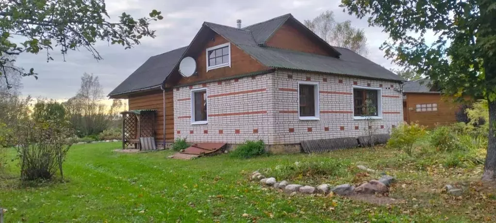Дом в Псковская область, Пушкиногорский район, Велейская волость, д. ... - Фото 1