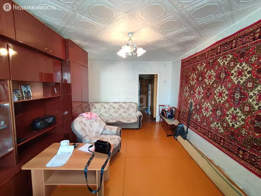 3-комнатная квартира: Ирбит, Высоковольтная улица, 5 (56.4 м) - Фото 1