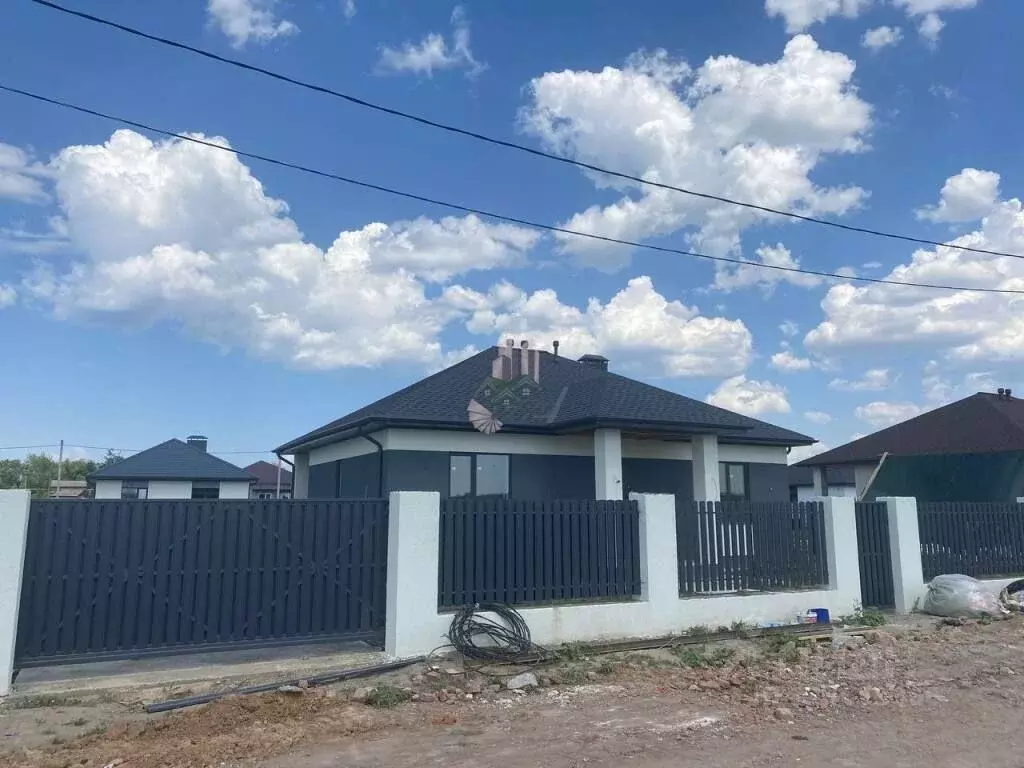 Дом в Саратовская область, Энгельсский район, Новопушкинское ... - Фото 1