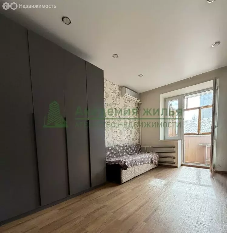 4-комнатная квартира: Саратов, Томская улица, 18 (77 м) - Фото 2