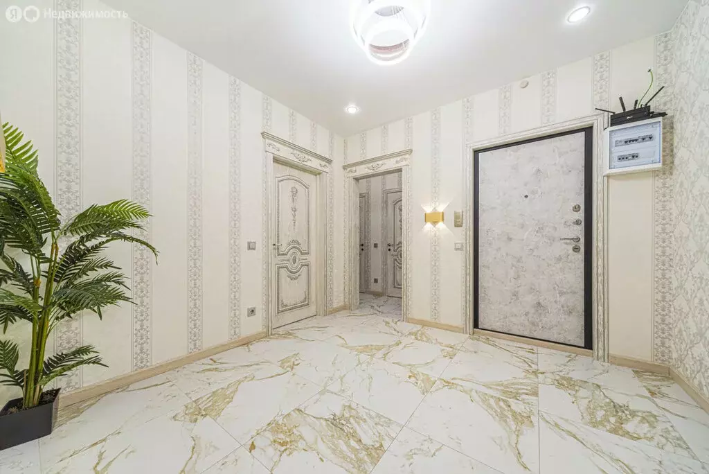 3-комнатная квартира: Санкт-Петербург, улица Еремеева, 1 (87 м) - Фото 1