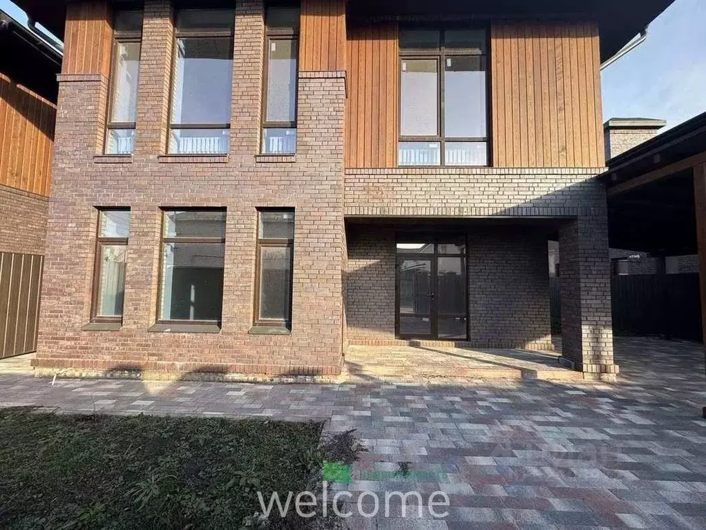 Дом в Ставропольский край, Ставрополь Архызский пер. (221 м) - Фото 1