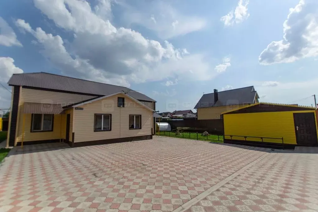 Дом в Татарстан, с. Высокая Гора ул. Ягодная (279 м) - Фото 0