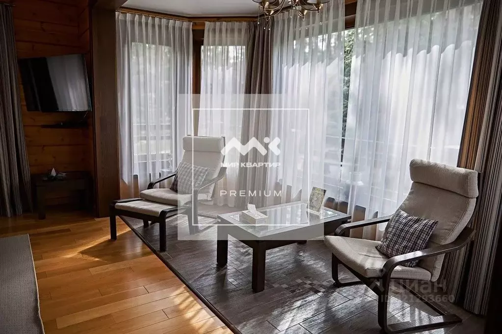 Дом в Ленинградская область, Выборгский район, Рощино пгт ул. ... - Фото 1