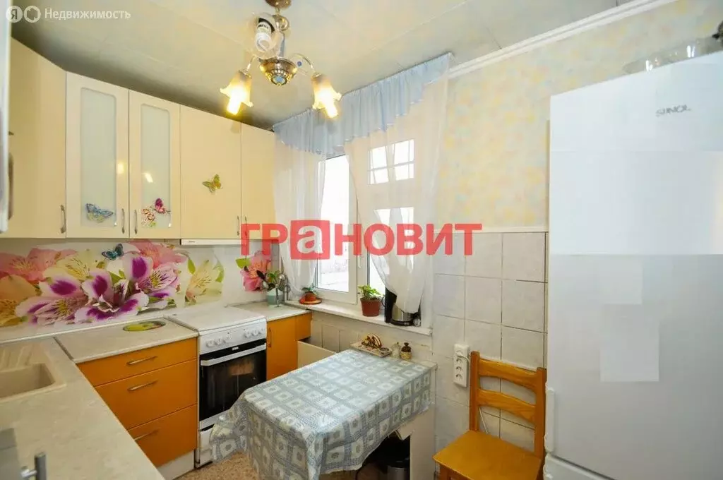 3-комнатная квартира: Новосибирск, улица Палласа, 5/2 (56.8 м) - Фото 1