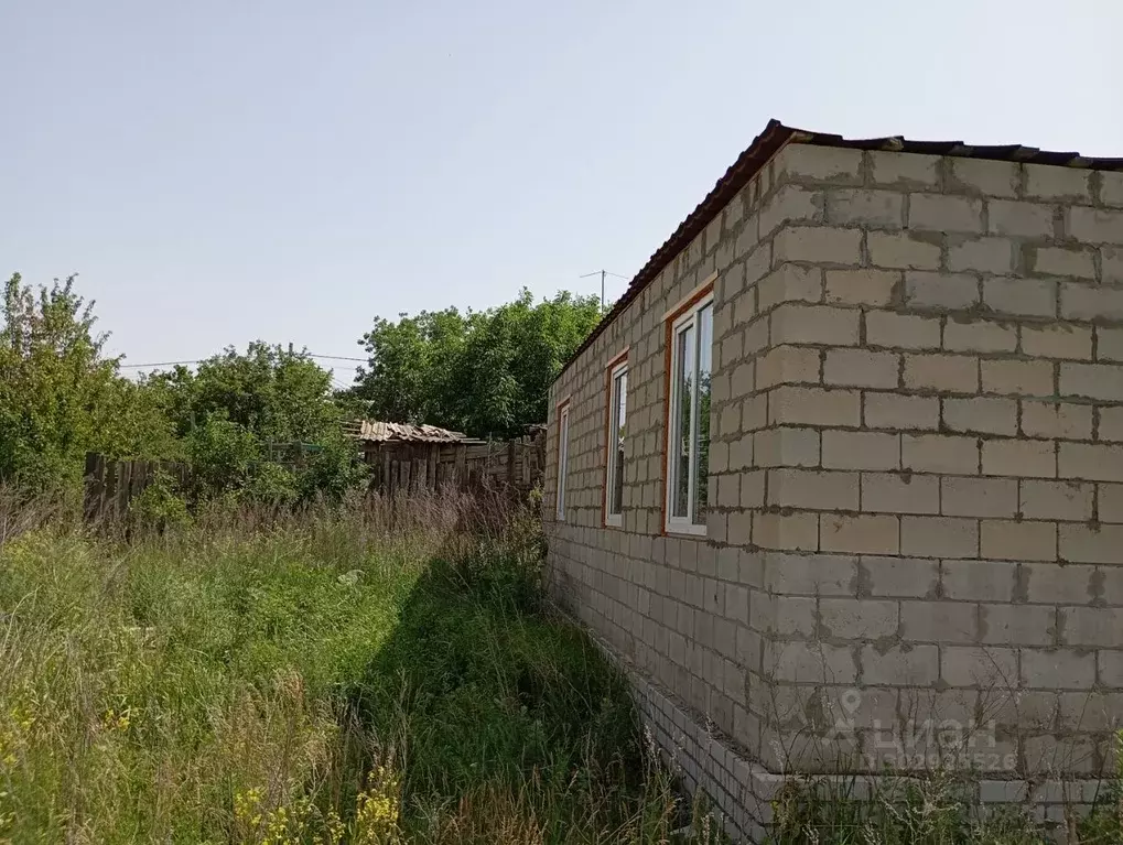 Дом в Волгоградская область, Волгоград Верхнезареченский пгт, ул. ... - Фото 1