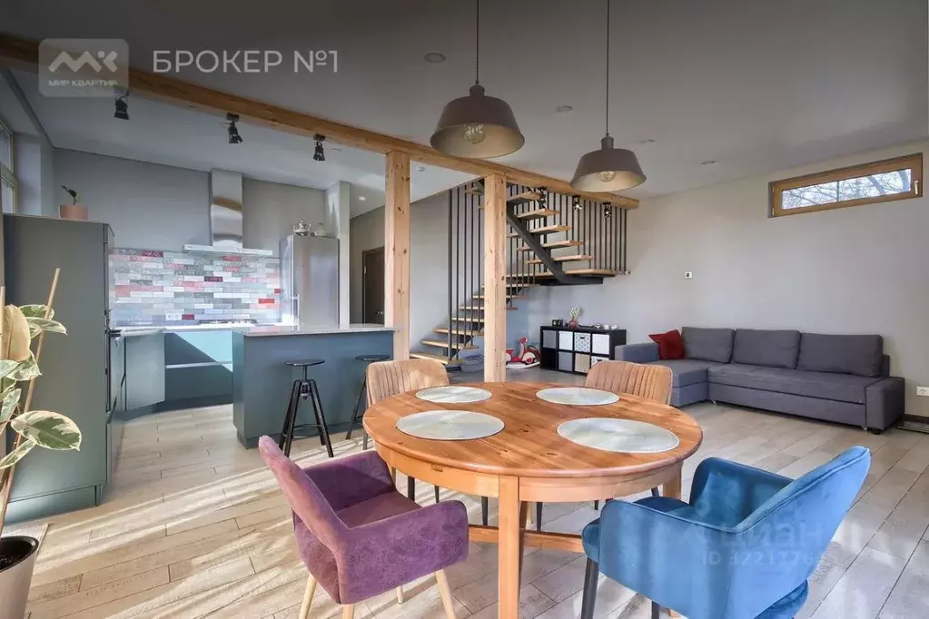 Дом в Санкт-Петербург, Санкт-Петербург, Сестрорецк пл. Свободы (170 м) - Фото 1