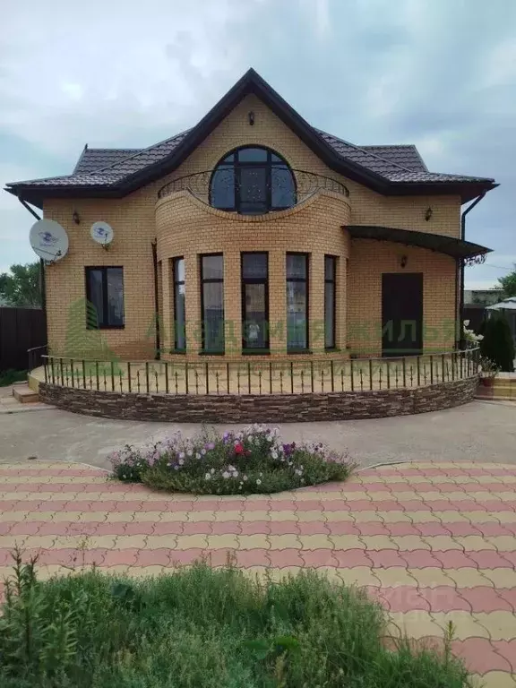 Дом в Саратовская область, Маркс Строительный пер. (200 м) - Фото 1