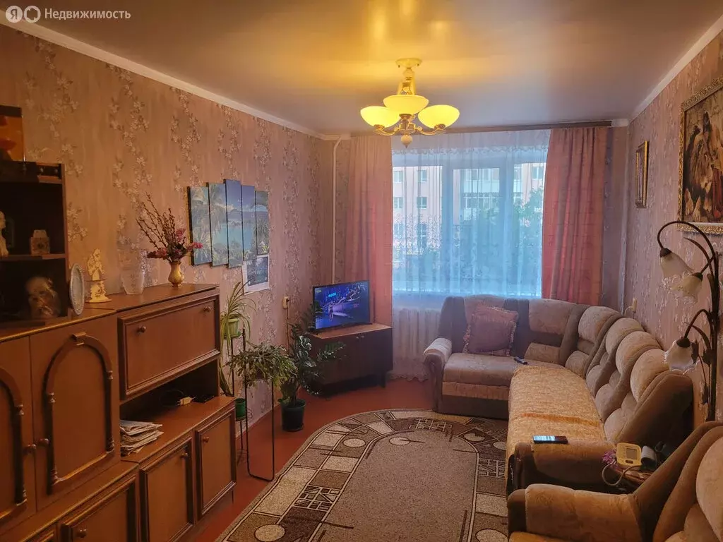 3-комнатная квартира: Красный Сулин, микрорайон имени 50 лет Октября, ... - Фото 1