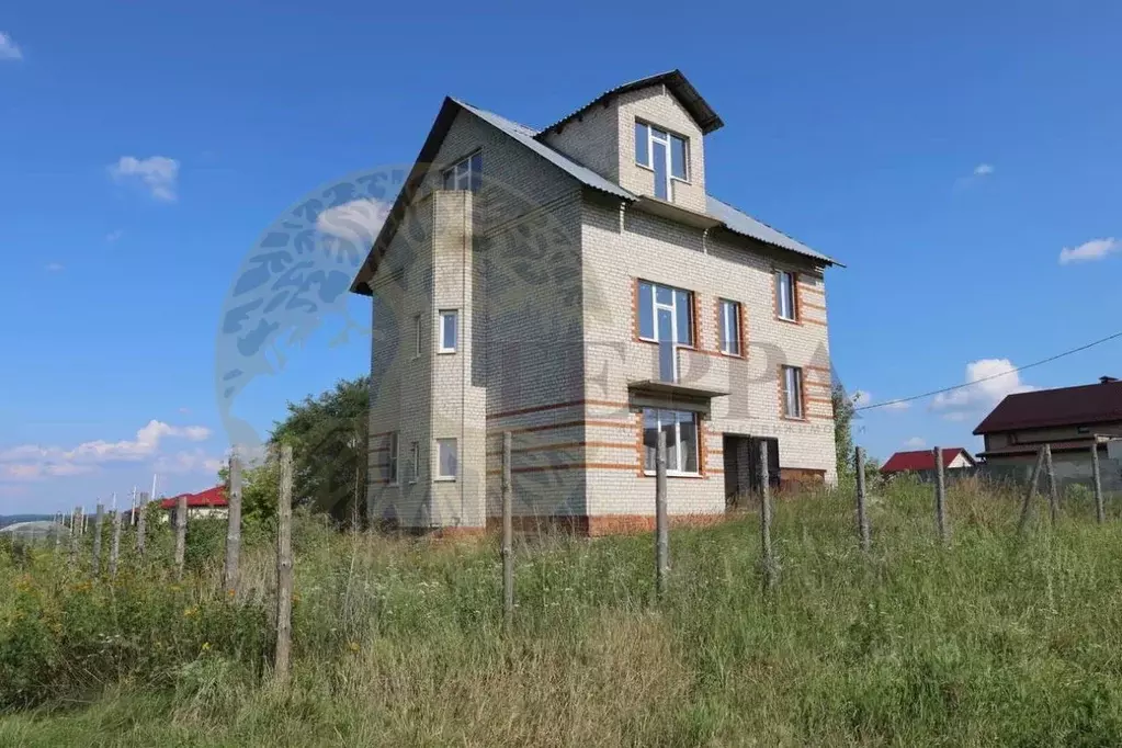 Дом в Воронежская область, Семилукский район, с. Губарево ул. Мира, 5А ... - Фото 1