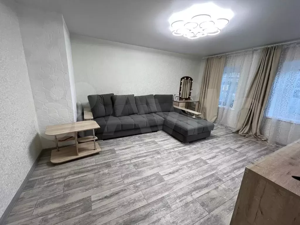 2-к. квартира, 60 м, 1/2 эт. - Фото 0