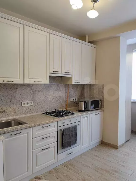 1-к. квартира, 40 м, 1/9 эт. - Фото 1