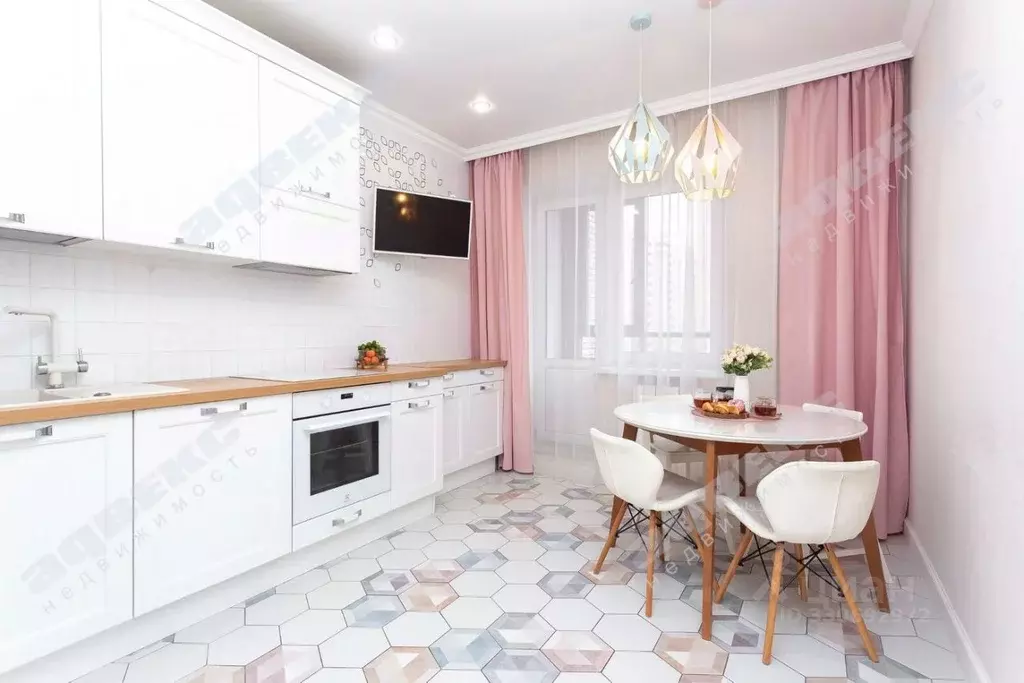 3-к кв. Санкт-Петербург ул. Есенина, 1к2 (87.9 м) - Фото 1