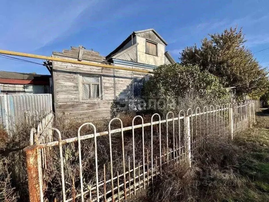 Дом в Волгоградская область, Среднеахтубинский район, Фрунзенское ... - Фото 1
