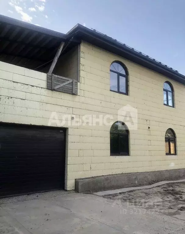 Дом в Ростовская область, Каменск-Шахтинский ул. Мусина (238 м) - Фото 1