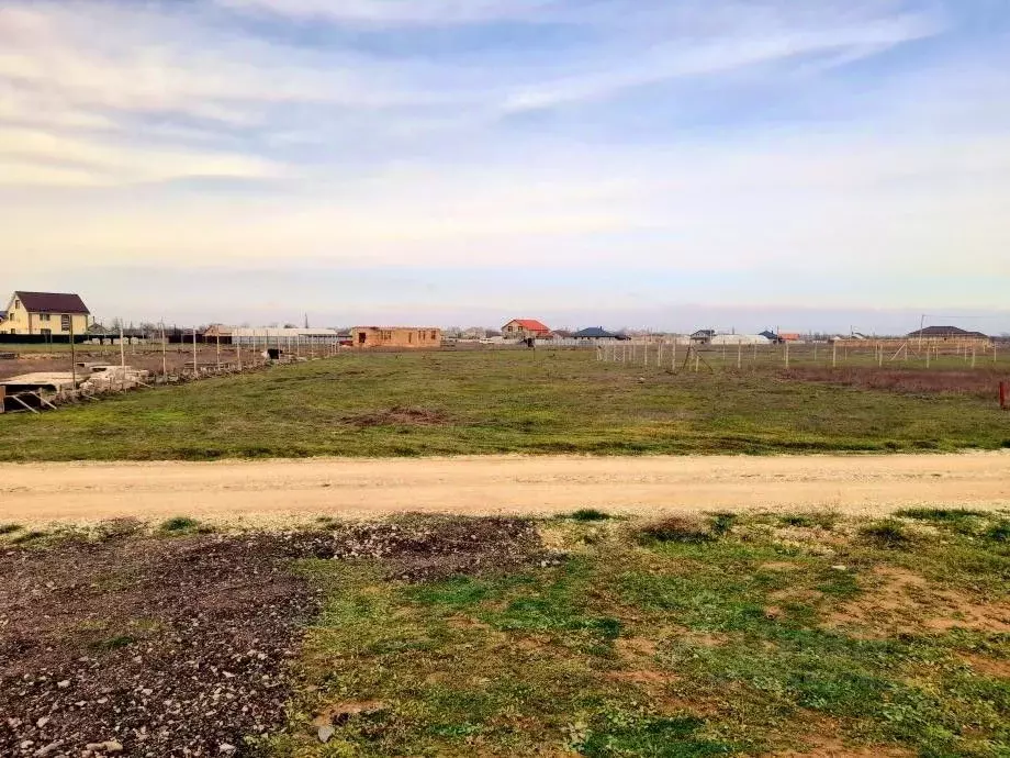 Участок в Крым, Симферопольский район, Гвардейское с/пос, с. Красная ... - Фото 1