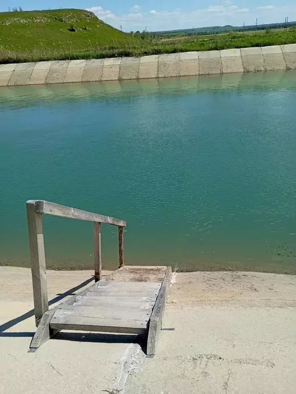 Дом в Ставропольский край, Изобильненский муниципальный округ, пос. ... - Фото 1