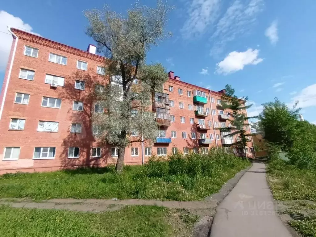 2-к кв. Омская область, Омск просп. Космический, 17 (44.4 м) - Фото 0