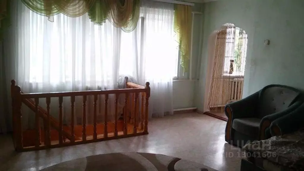 2-к кв. Крым, Бахчисарай ул. Ленина, 90 (70.0 м) - Фото 0