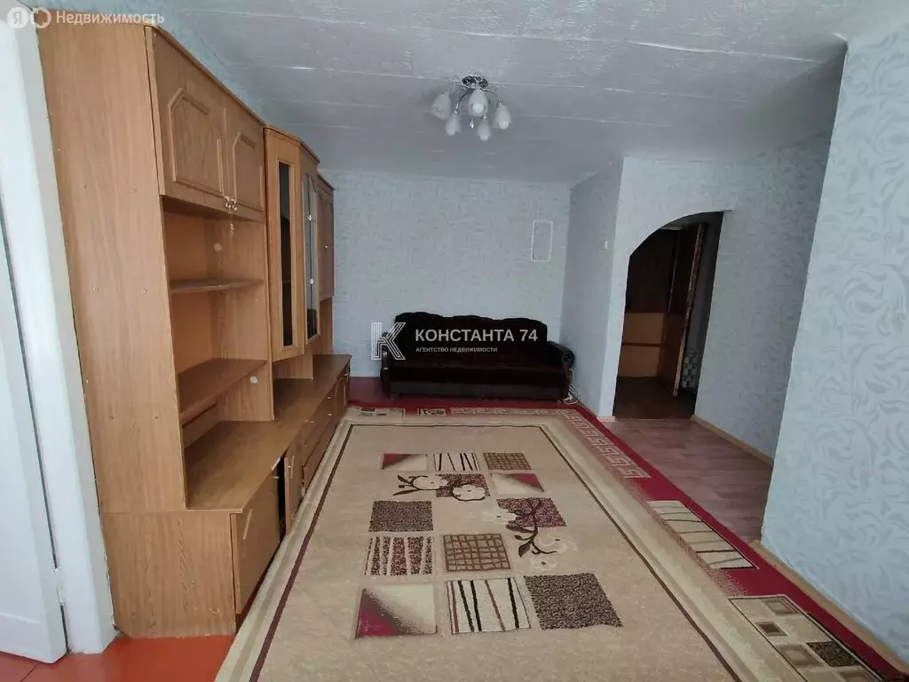 3-комнатная квартира: Чебаркуль, улица 9 Мая, 22 (42 м) - Фото 1