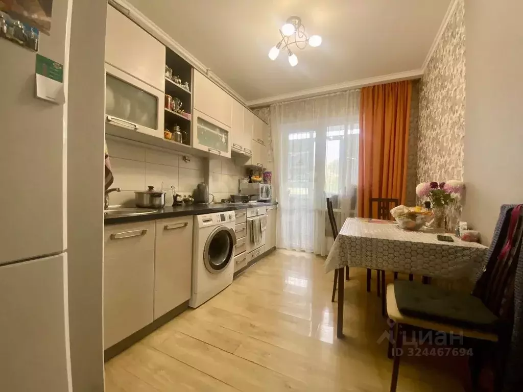 3-к кв. Крым, Симферополь ул. Героев Сталинграда (65.0 м) - Фото 1