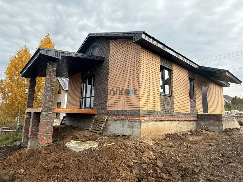 Дом в Башкортостан, Иглинский район, Акбердинский сельсовет, с. ... - Фото 1