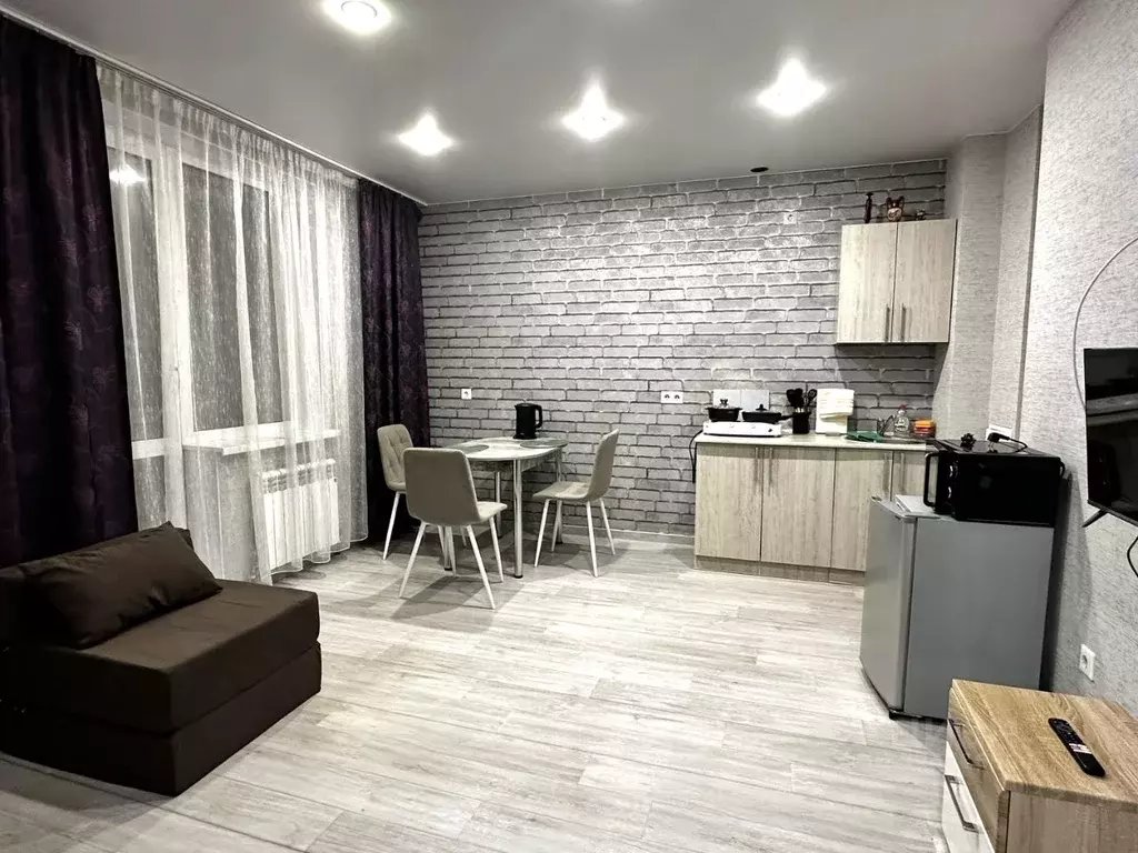 1-к кв. Омская область, Омск Взлетная ул., 15 (36.0 м) - Фото 1