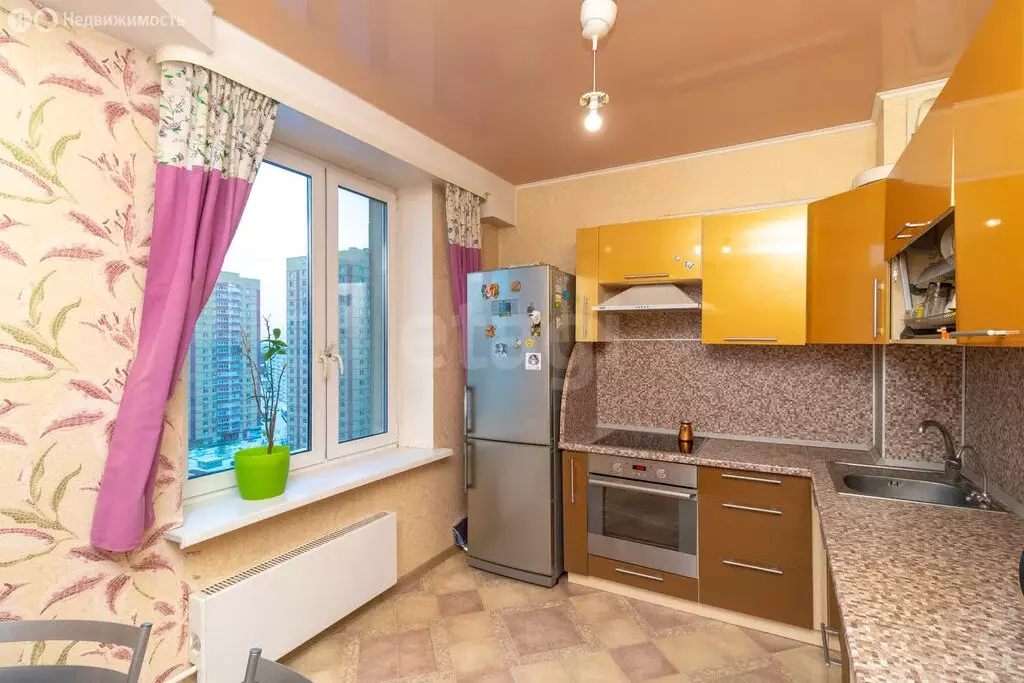 3-комнатная квартира: Тюмень, Заречный проезд, 37к1 (76 м) - Фото 2