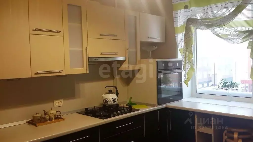 3-к кв. Ямало-Ненецкий АО, Новый Уренгой Надымская ул., 7 (69.0 м) - Фото 1