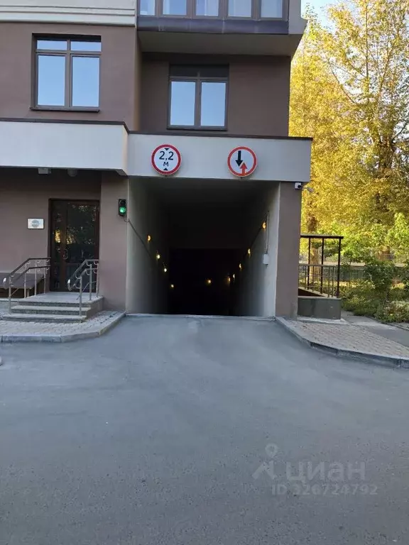 Гараж в Свердловская область, Екатеринбург ул. Азина, 57 (16 м) - Фото 1