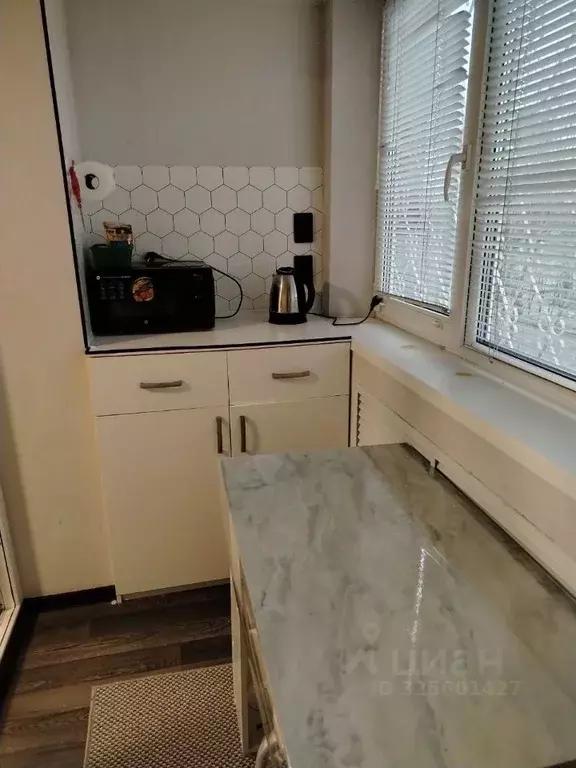 Студия Тюменская область, Тюмень ул. Республики, 237 (22.0 м) - Фото 1