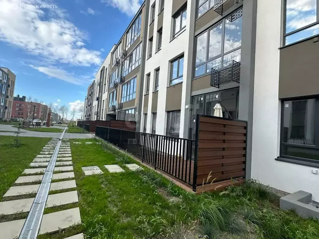 1-комнатная квартира: Тюмень, улица Сергея Свиридова, 7 (39.5 м) - Фото 2