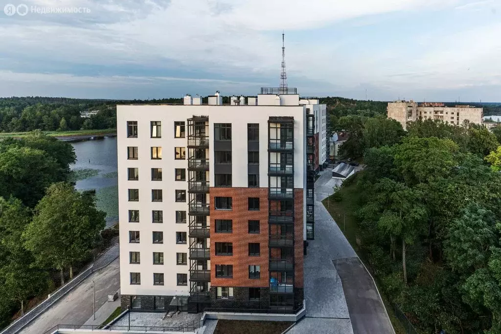 3-комнатная квартира: Выборг, набережная Адмирала Чичагова, 10 (85.01 ... - Фото 2