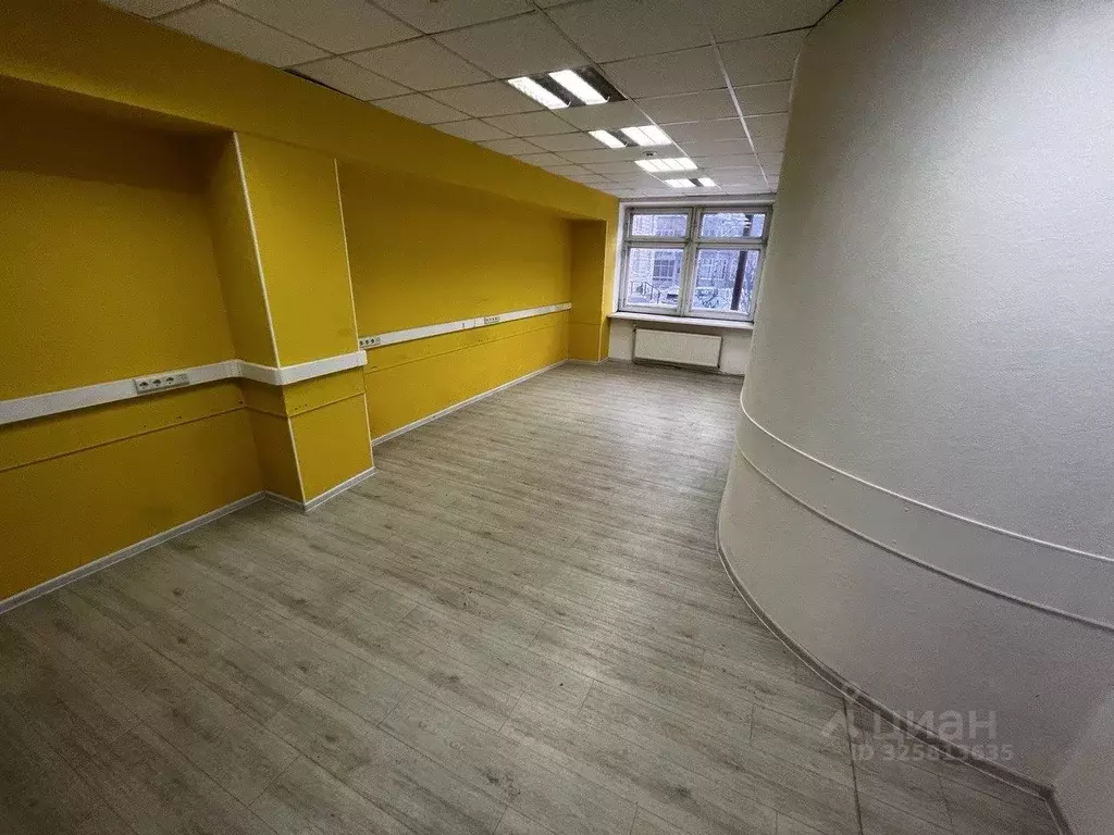 Офис в Коми, Сыктывкар Интернациональная ул., 152 (29 м) - Фото 2