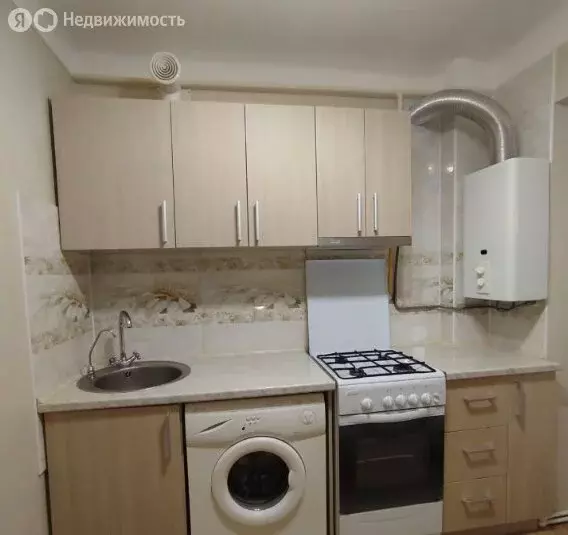 3-комнатная квартира: Симферополь, Троллейбусная улица, 17 (62 м) - Фото 2