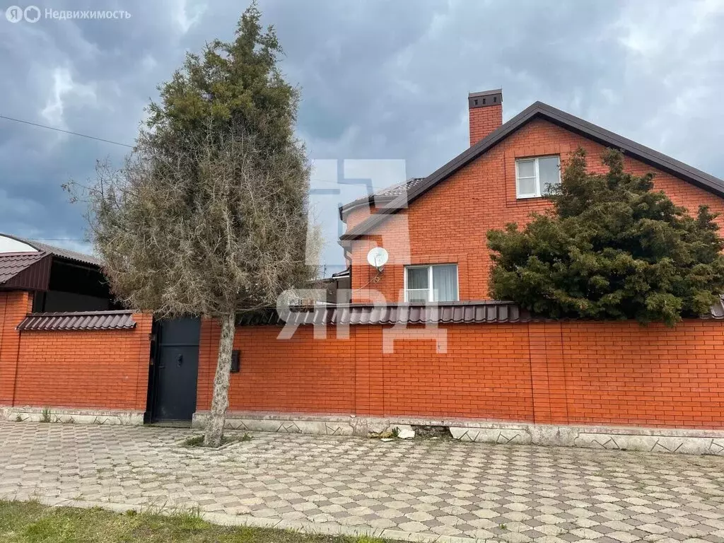 Дом в село Чалтырь, улица Тащияна, 95 (230 м) - Фото 1