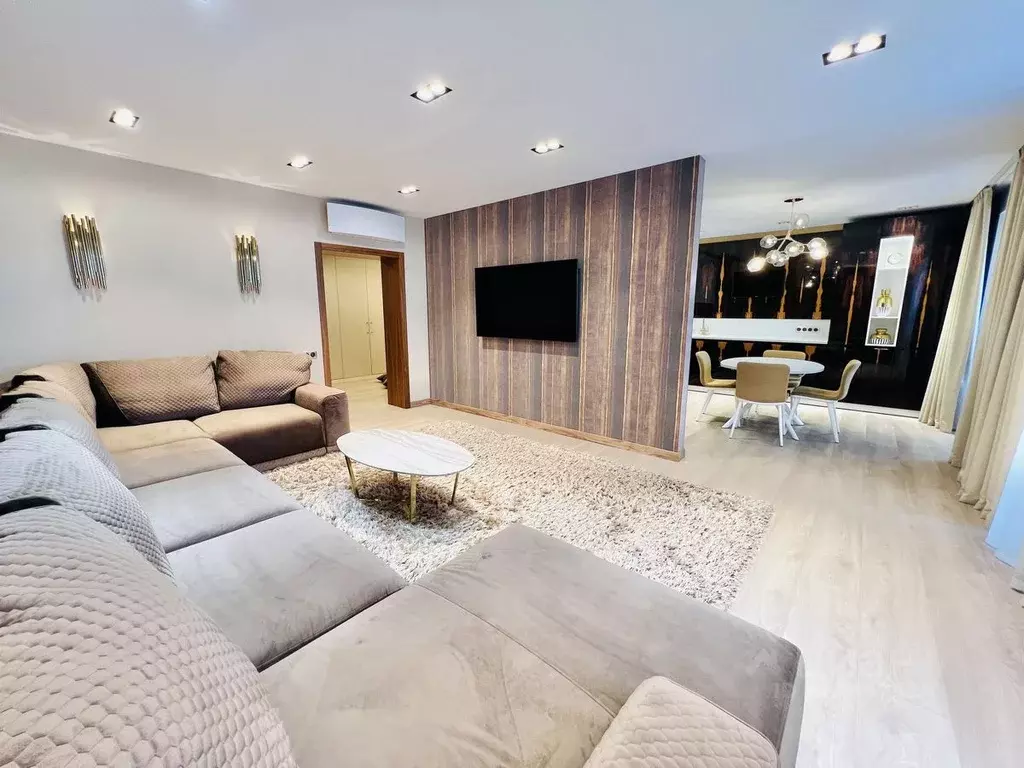 4-к кв. Башкортостан, Уфа ул. Достоевского, 100 (140.0 м) - Фото 1