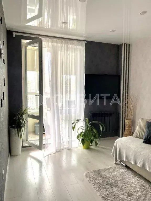 2-к кв. Тюменская область, Тюмень ул. Николая Зелинского, 19 (36.7 м) - Фото 2