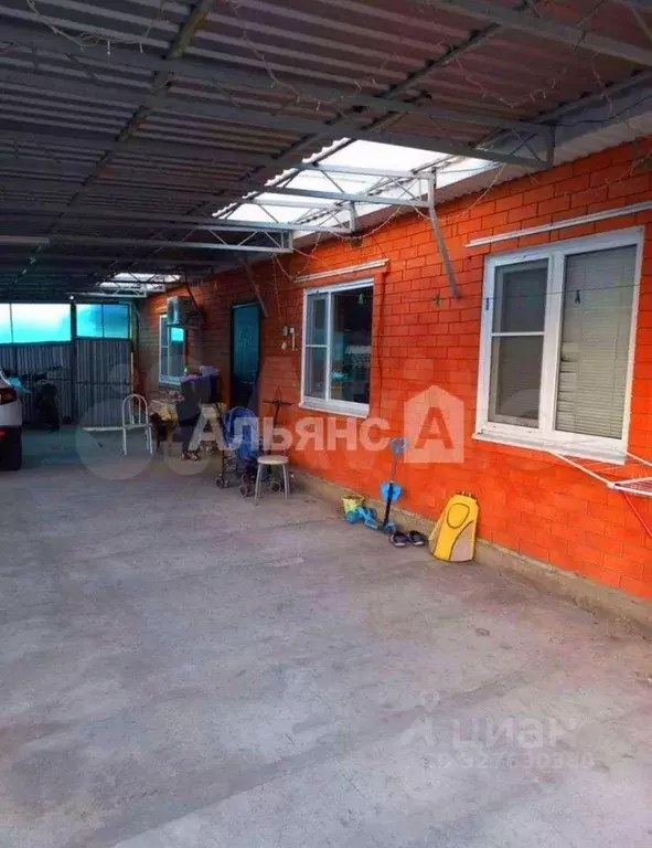 Дом в Краснодарский край, Курганинск Железнодорожная ул. (72 м) - Фото 1