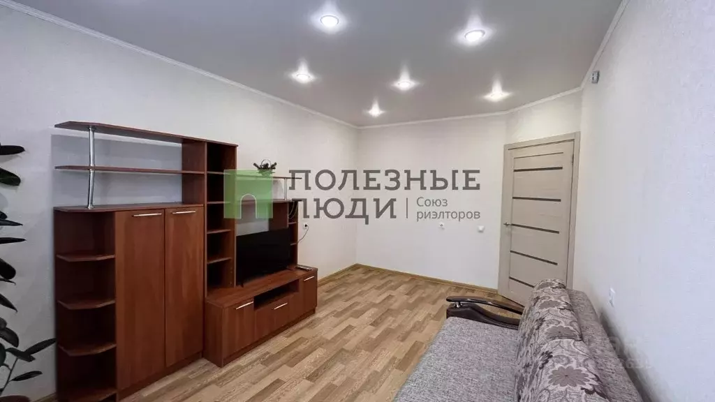 1-к кв. Татарстан, Набережные Челны ул. Виктора Полякова, 12В (43.0 м) - Фото 1