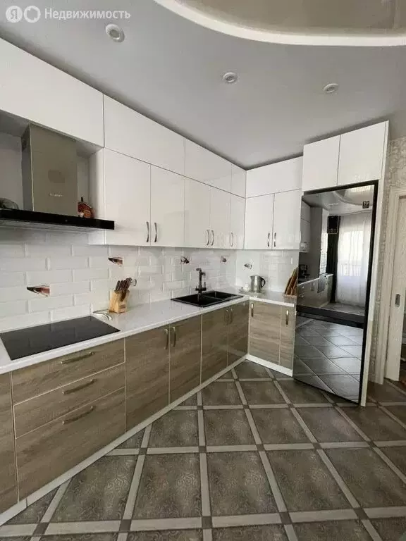 3-комнатная квартира: Якутск, улица Фёдора Попова, 6/1 (70.1 м) - Фото 1