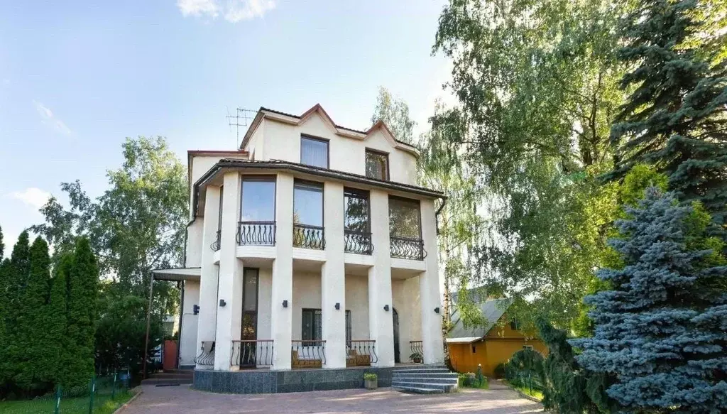 Дом в Московская область, Люберцы городской округ, Красково пгт ул. ... - Фото 1