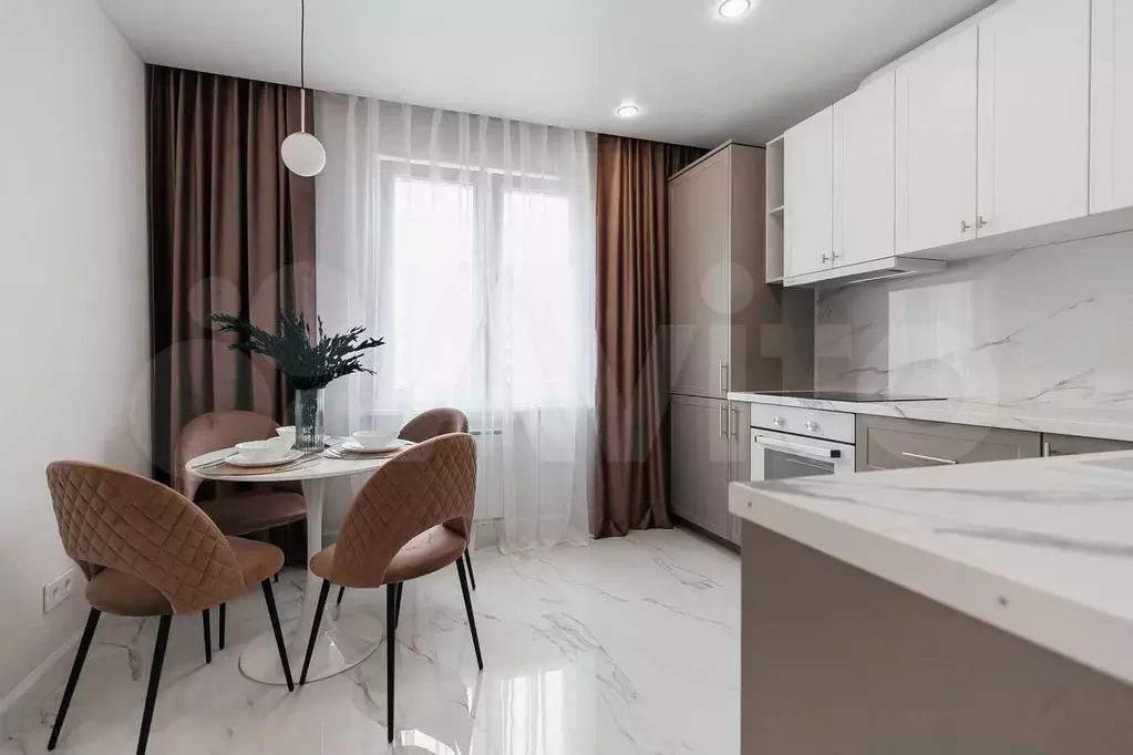 2-к. квартира, 60 м, 14/15 эт. - Фото 0
