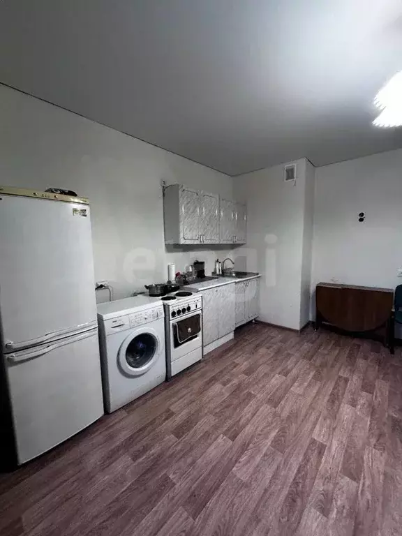 Студия Тюменская область, Тюмень ул. Тимофея Чаркова, 81 (27.6 м) - Фото 1