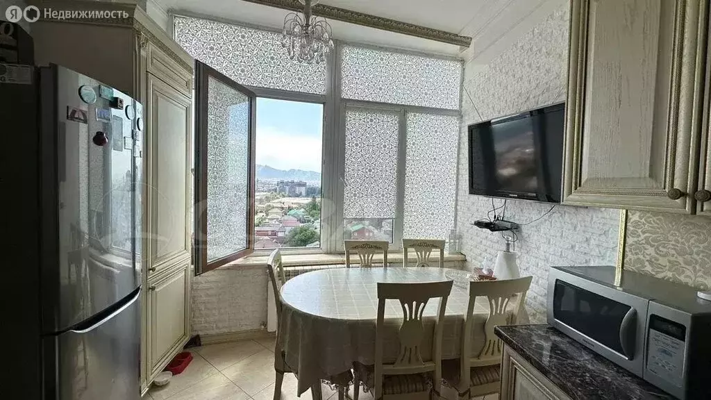 2-комнатная квартира: Махачкала, улица Магомедтагирова, 49 (61 м) - Фото 1