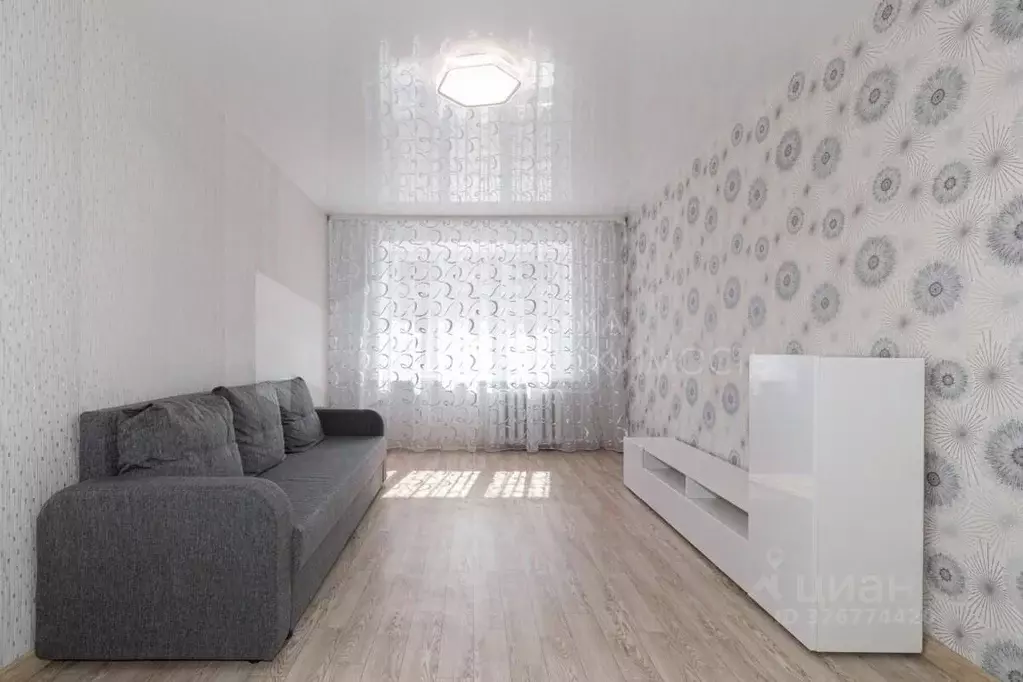 1-к кв. Тюменская область, Тюмень ул. Мельникайте, 48 (30.4 м) - Фото 1